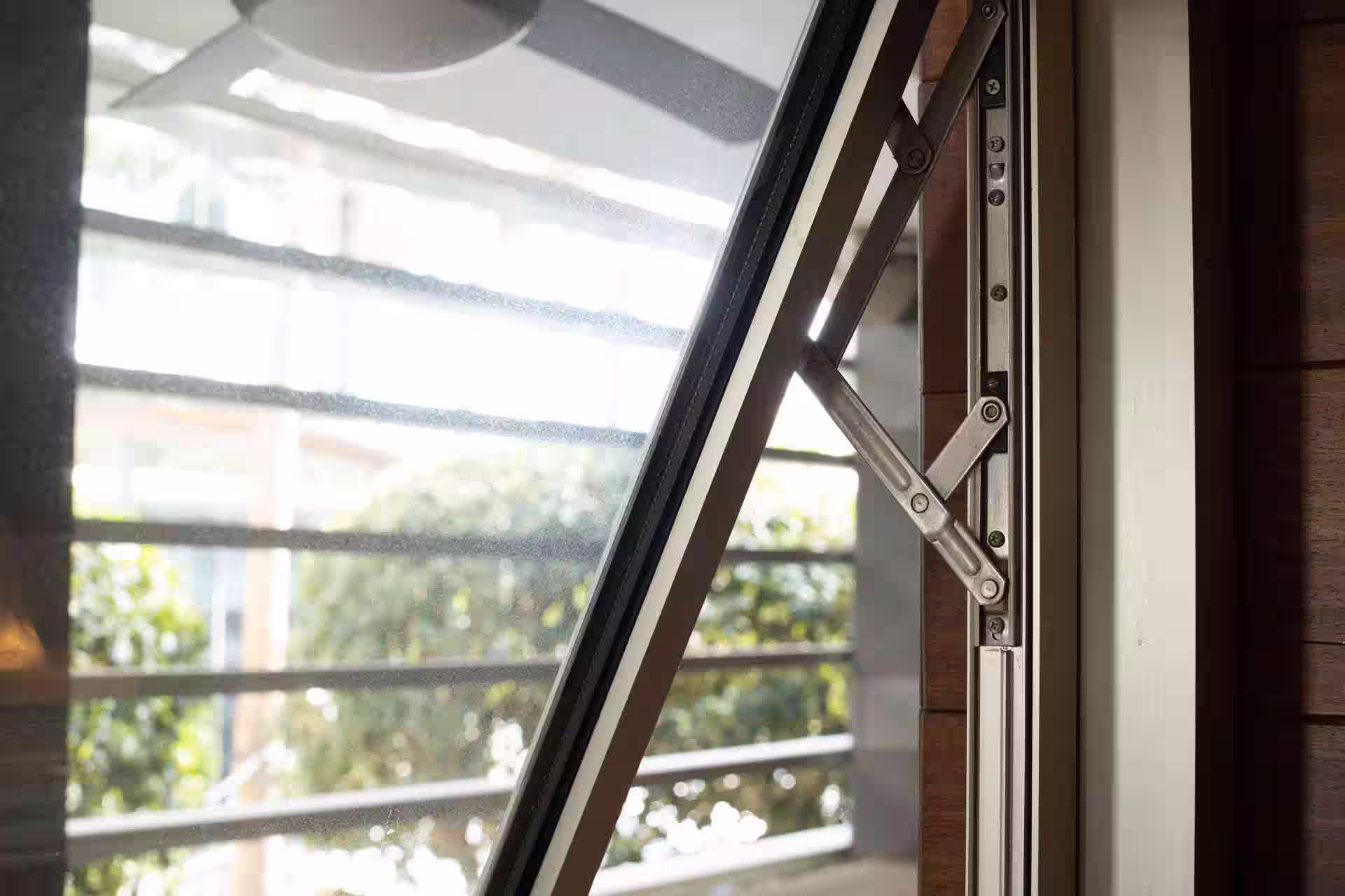 Fire Escape Hinges Repair Berkshire by certified emergency specialists fixing broken and UPVC hinges.